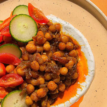 Sweet & Spiced Chickpeas with Tangy Yoggu! Dressing